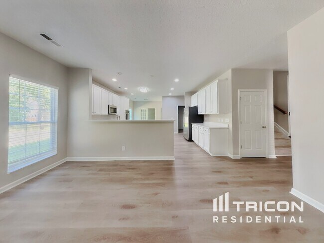 Building Photo - 3681 McGinty Dr