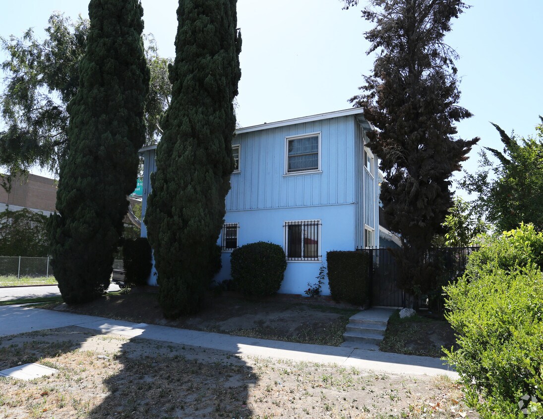 Building Photo - 11262 Venice Blvd
