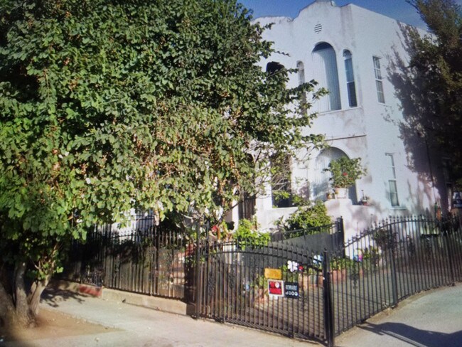 Foto del edificio - 1024 1/2 Dundas St