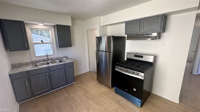 Foto del edificio - 3 br, 1 bath House - 4173 East 148th Street