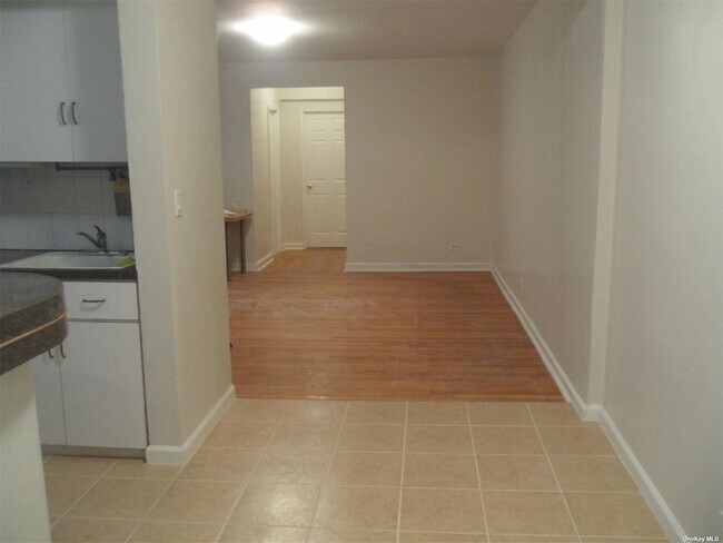 Foto del edificio - 134-39 Blossom Ave