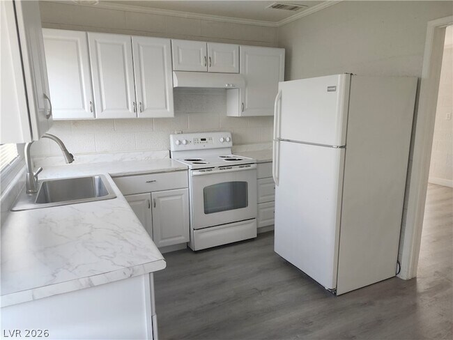 Foto del edificio - 4624 Evergreen Pl
