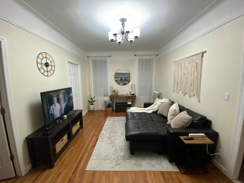 Primary Photo - 3275 44th St