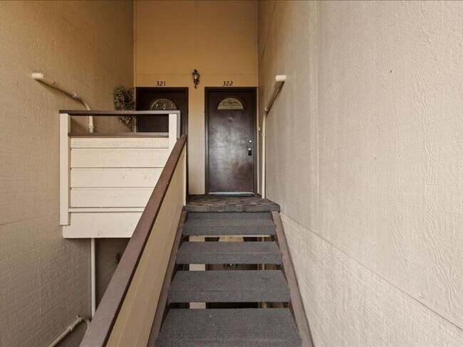 Building Photo - 303 Gage Blvd