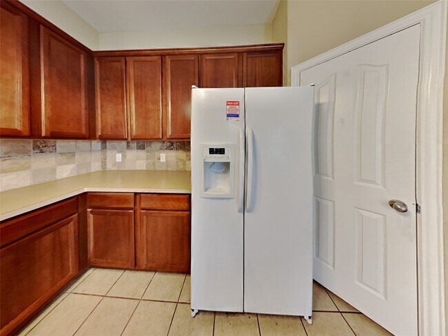 Building Photo - 2918 Meridian Bay Ln