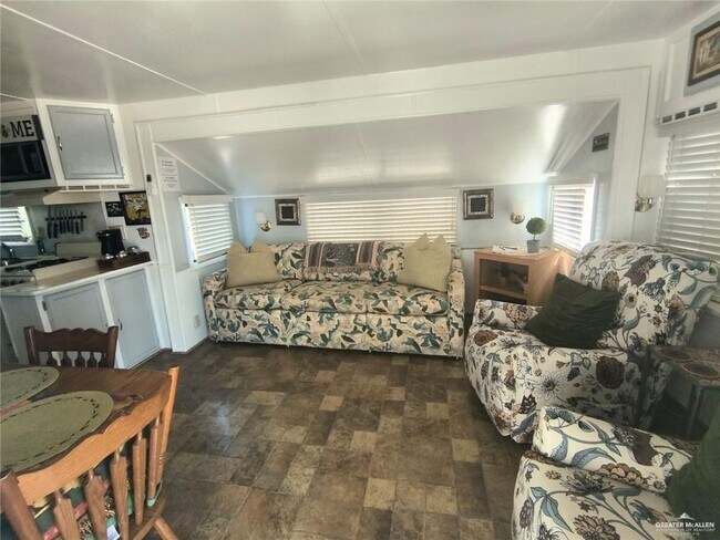 Foto del edificio - 3751 Dantes Dr