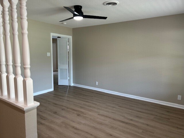 Front living area - 421 Tolbert Ave