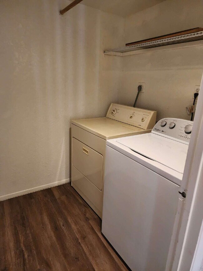 Foto del edificio - 3 Bedroom 2 Bathroom! $1,895