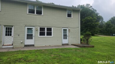 Building Photo - 14 White Oak Rd