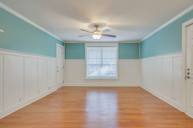 Large living area. - 1280 Middle Tennessee Blvd