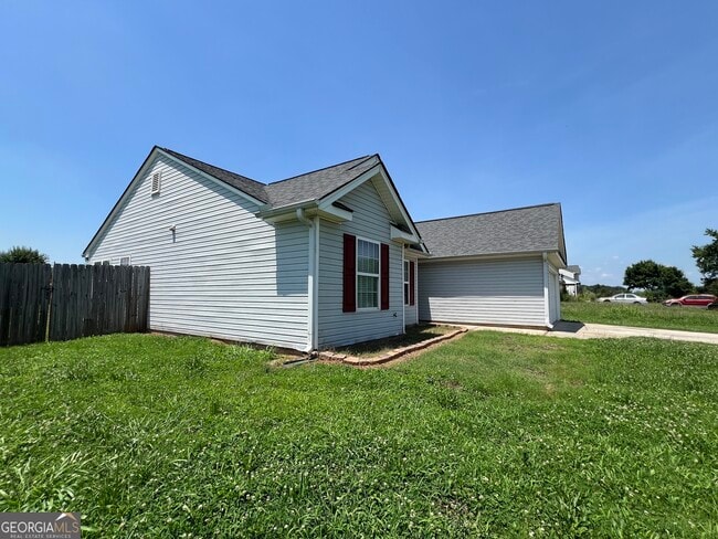 Building Photo - 1229 Clearwater Dr