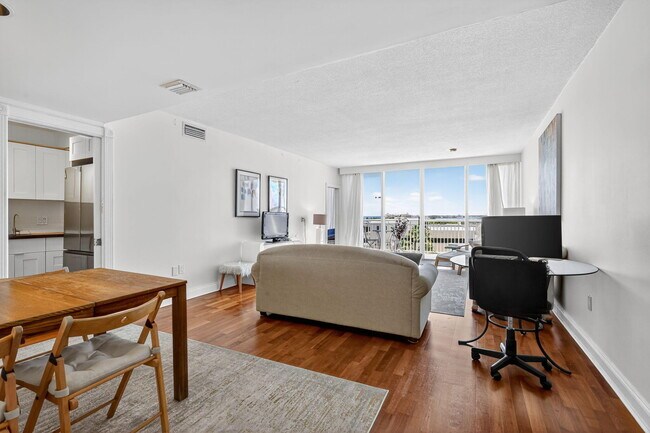 Foto del edificio - 2780 S Ocean Blvd