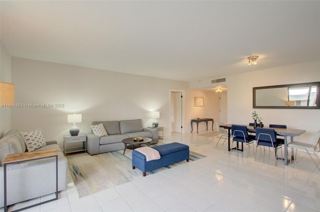 Building Photo - 181 Crandon Blvd