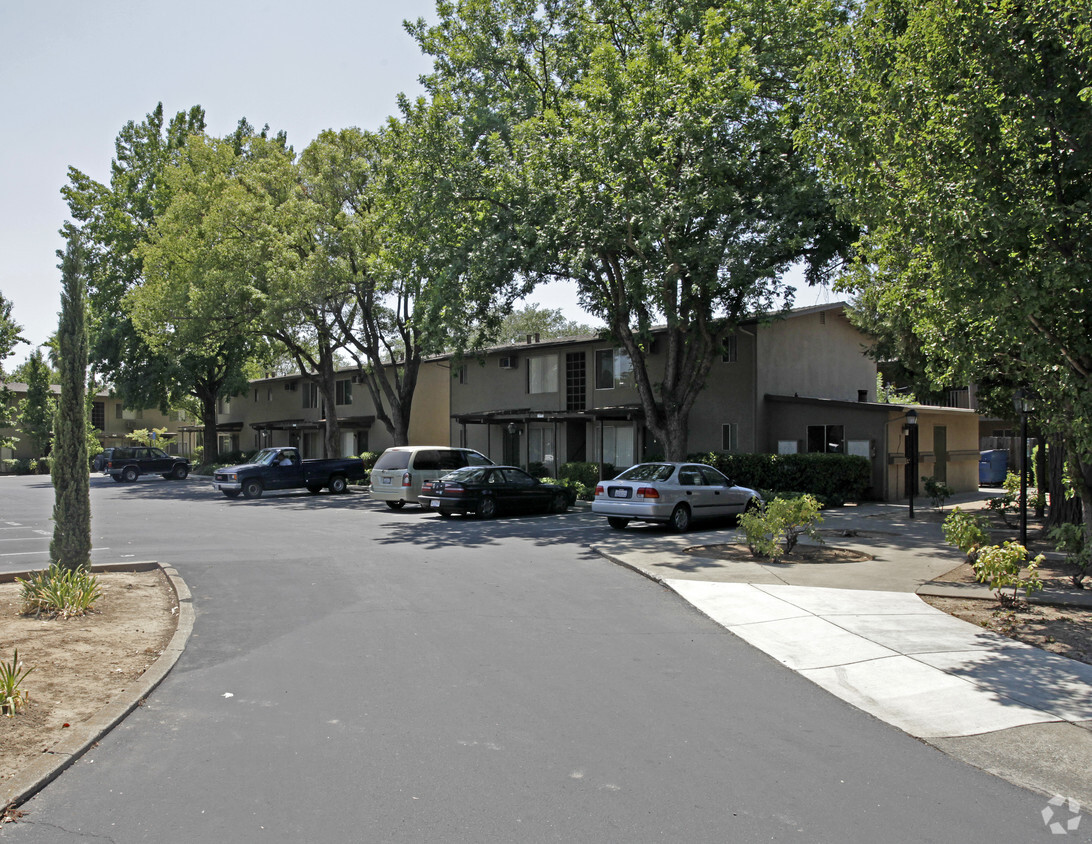 Building Photo - Coloma Gardens