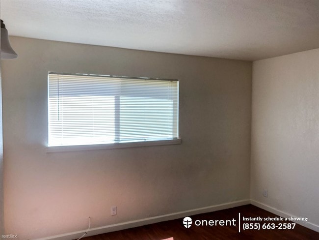 Building Photo - 2 br, 1 bath Apartment - 1449 Marclair Dr