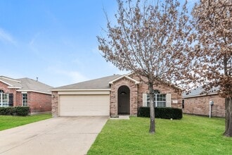 Building Photo - 2112 Juniper Dr