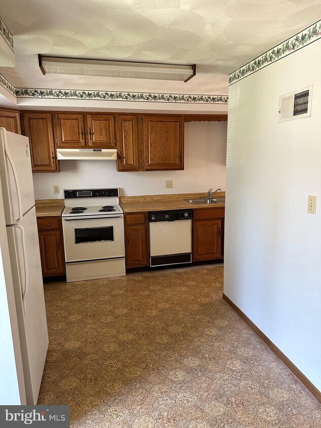 566 VALLEY St, Summerdale, PA 17093 Townhome Rentals in Summerdale PA