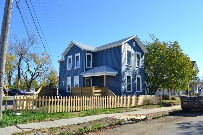 Photo - 20 Mcreynolds St House