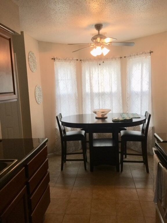 Foto del edificio - 1 Pleasant Valley Rd