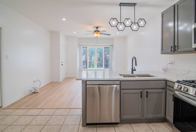Foto del edificio - 2534 W Harrison St