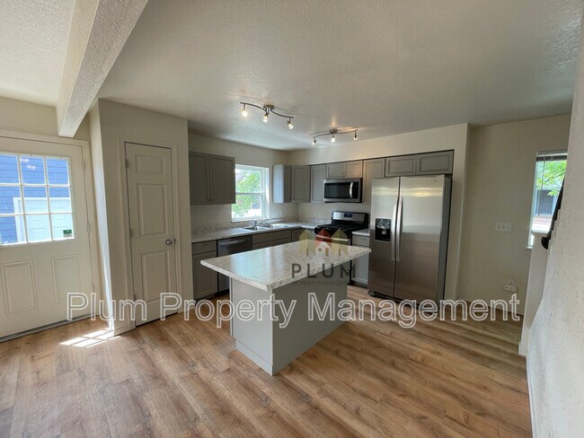 Building Photo - 4783 Calistoga Ln