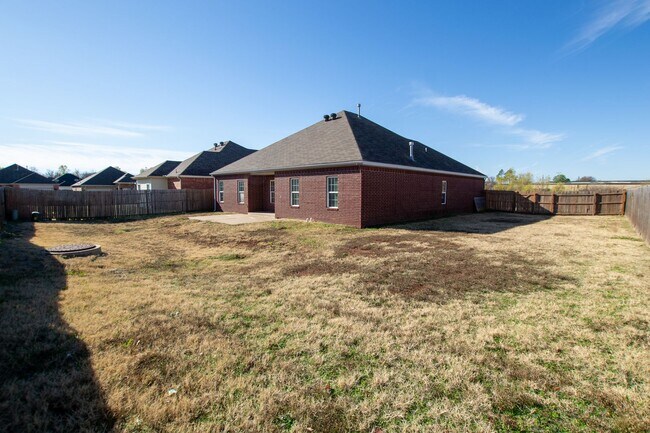 Foto del edificio - Beautiful 3 Bed 2 Bath Home in OKC!