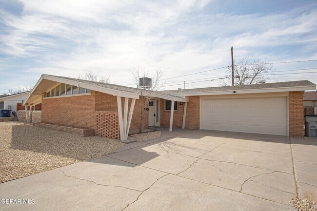 Building Photo - 3313 Cork Dr