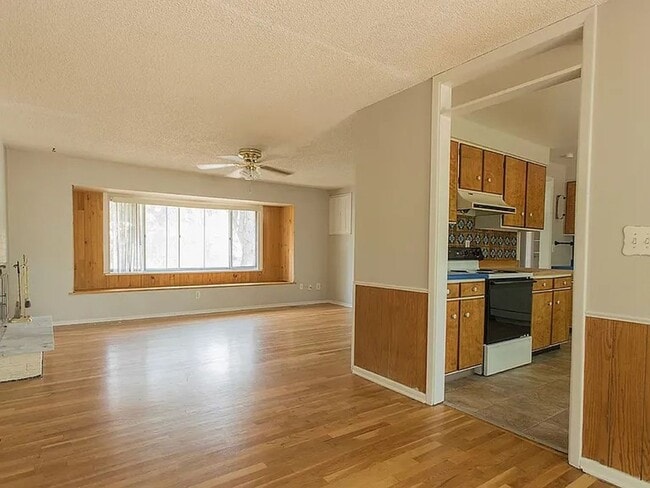 Building Photo - 766 Mohawk Dr