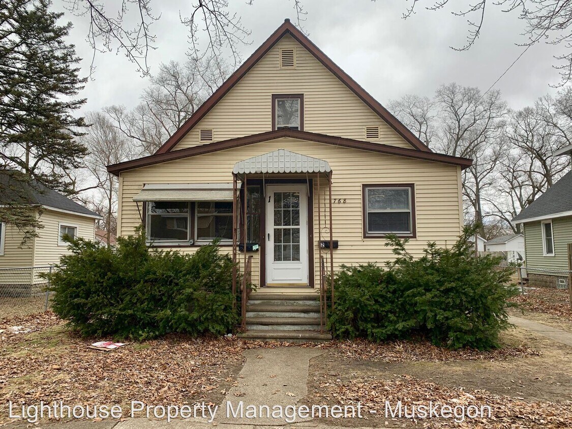 1768 Mc Ilwraith St, Muskegon, MI 49442 Room for Rent in Muskegon, MI