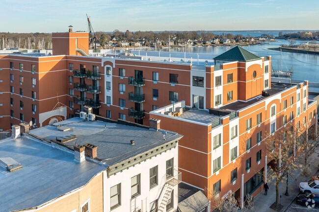 Building Photo - The Regatta