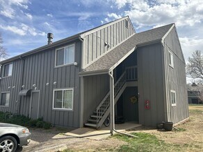 Building Photo - 801 E Drake Rd