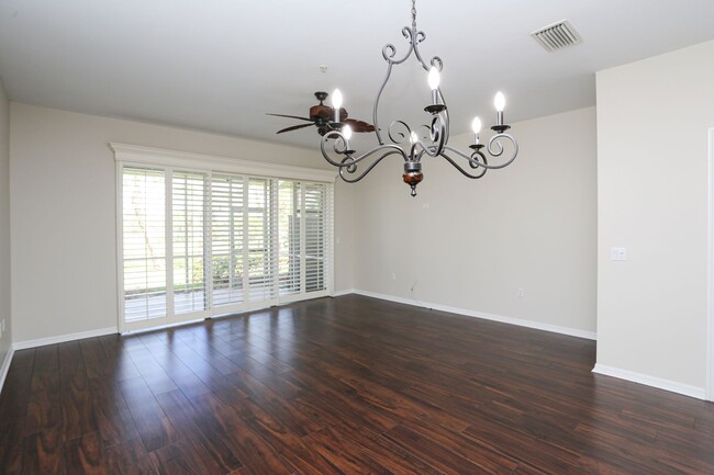 Building Photo - **ANNUAL RENTAL ** STRATFORD PLACE 3 BEDRO...