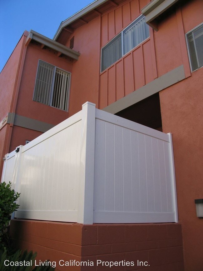 Building Photo - 3057 Harbor Blvd