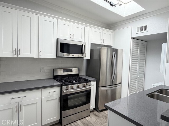Foto del edificio - 2654 Andover Ave