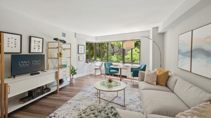 Foto principal - 1361 N Lake Shore Dr