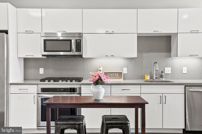 Foto del edificio - 1350 Maryland Ave NE