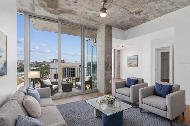 Photo - 777 N Ashley Dr Apartment