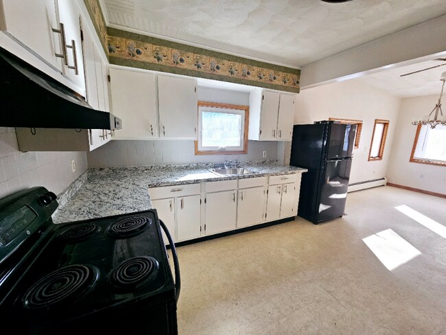 Foto del edificio - 74 Ackley Ave