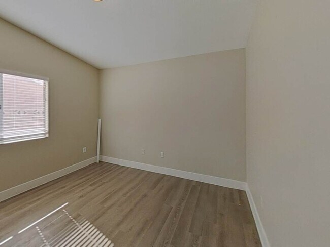 Foto del edificio - 3836 Iverson Ln