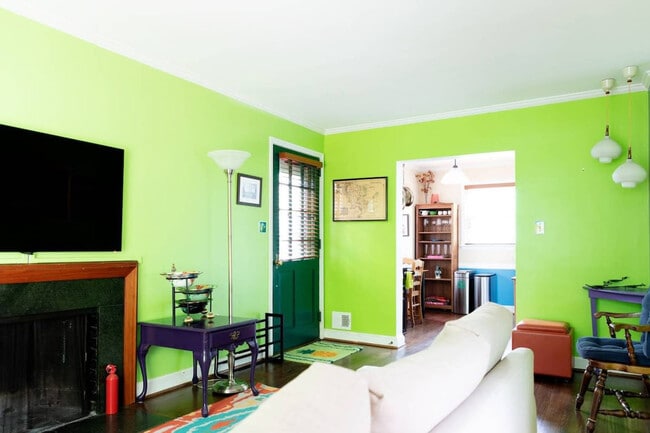 Building Photo - 3708 Albemarle St NW