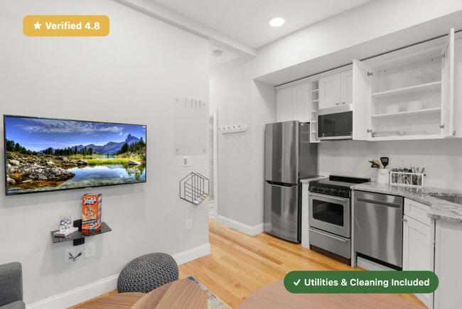 Furnished Private Bedroom in North End - Furnished Private Bedroom in North End Apartment