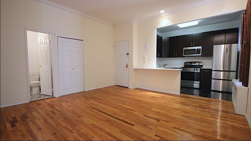 Primary Photo - 79 W 85th St