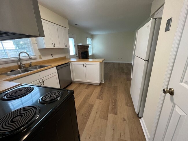 Foto del edificio - Nice corner lot home in Salem Lakes