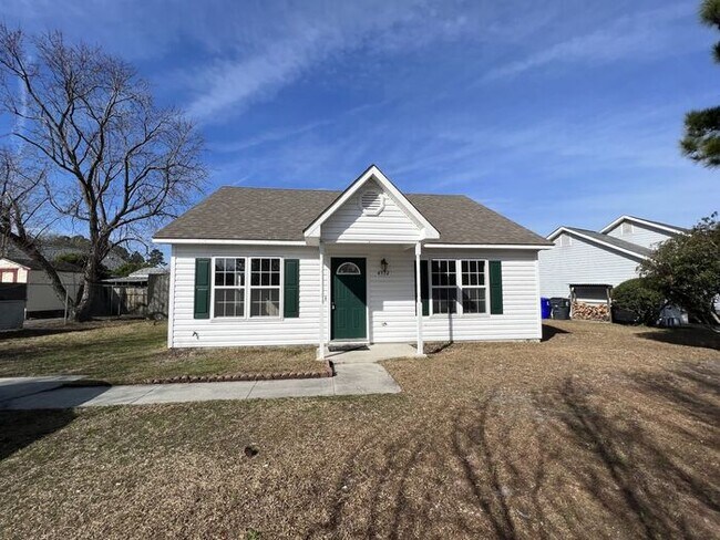 Foto del edificio - COMING SOON! Ogden Cottage home, wood floors, open floor plan, Huge screen porch, fenced yard, sh...