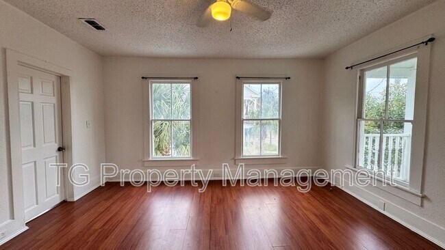 Foto del edificio - 32 UP Sanford St