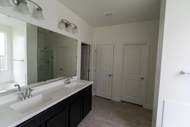 Foto del edificio - 640 E Vail Ln