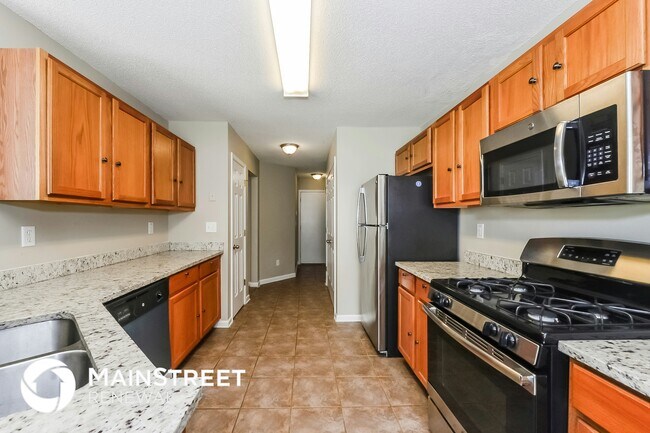 Foto del edificio - 400 Canoga Ct