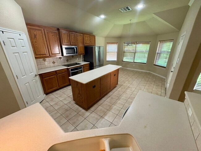Building Photo - 5908 Parkplace Dr