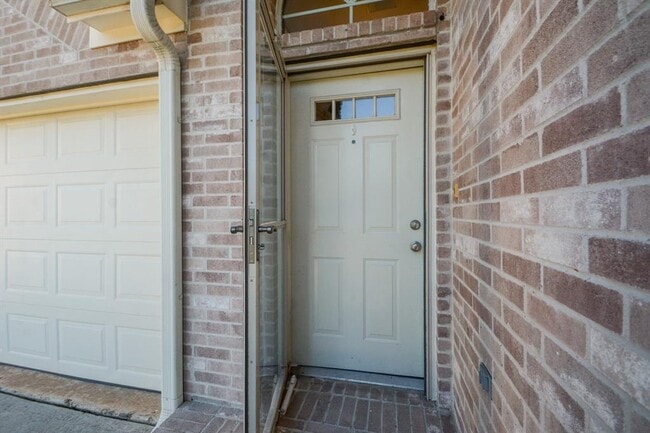 Building Photo - 15926 Pleasant Green Cir