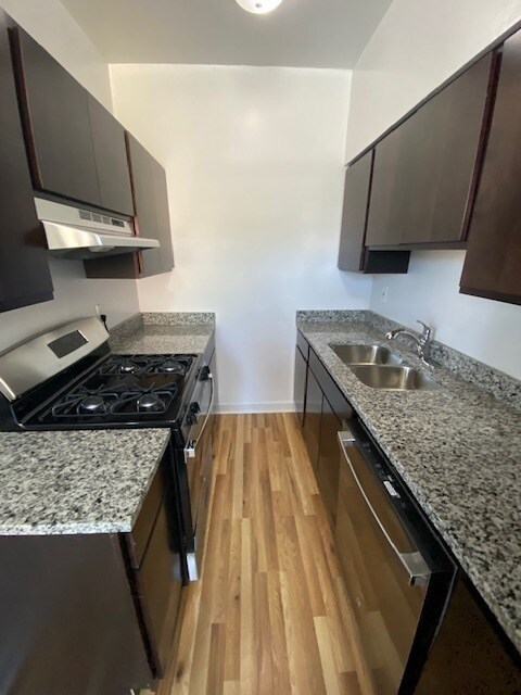 Foto del edificio - 1303 Elmwood Ave